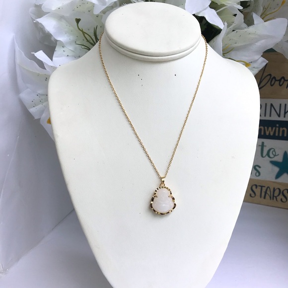 COPY - Statement Necklace - Picture 4 of 12